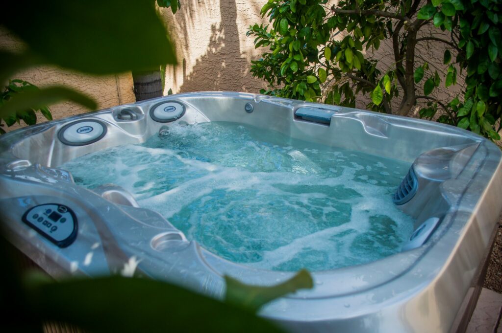 outdoor jacuzzi hot tub