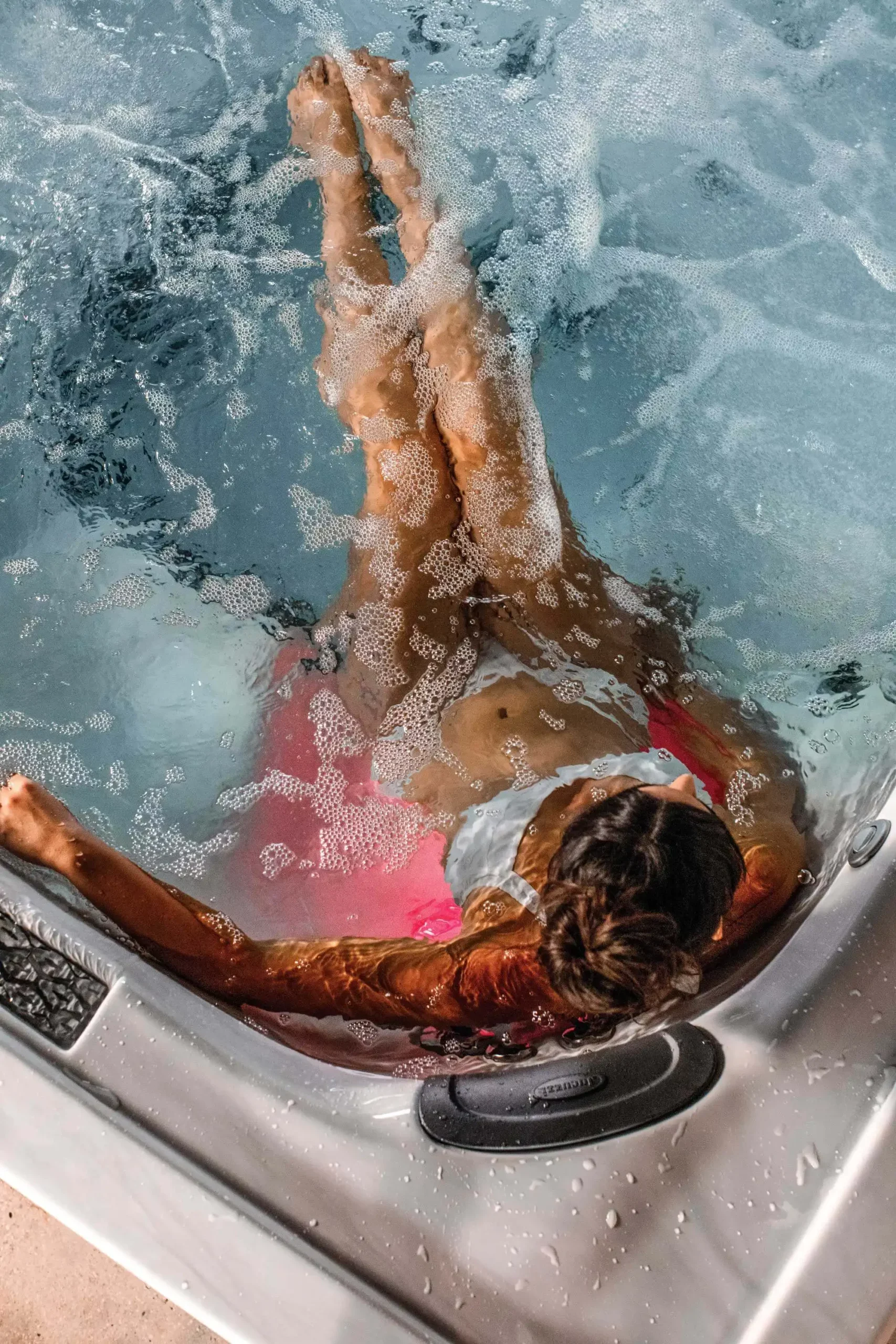 hottub female detail 05 jacuzzi scaled 1