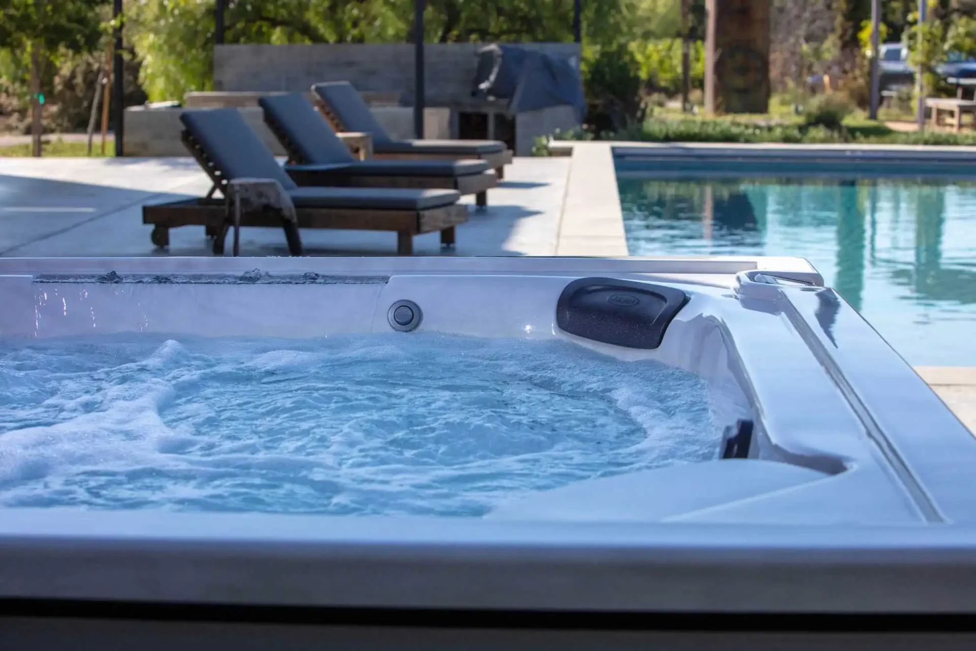 jht_j4™ collection_mid_product01-jacuzzi