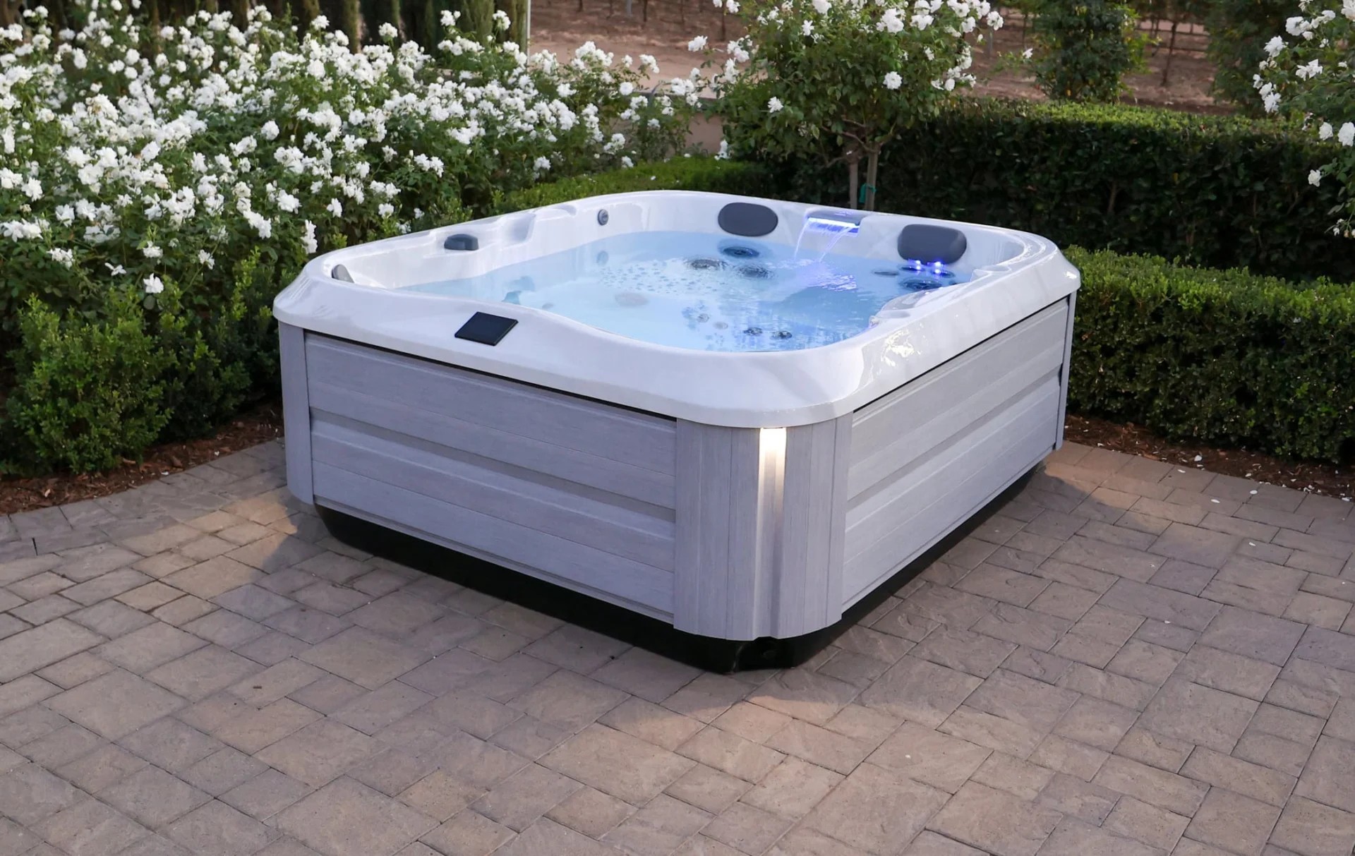 jacuzzi hot tub j 325 platinum brushedgray patio01